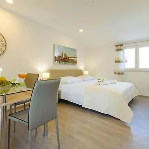 apartments-room-libar.splithotels.org/